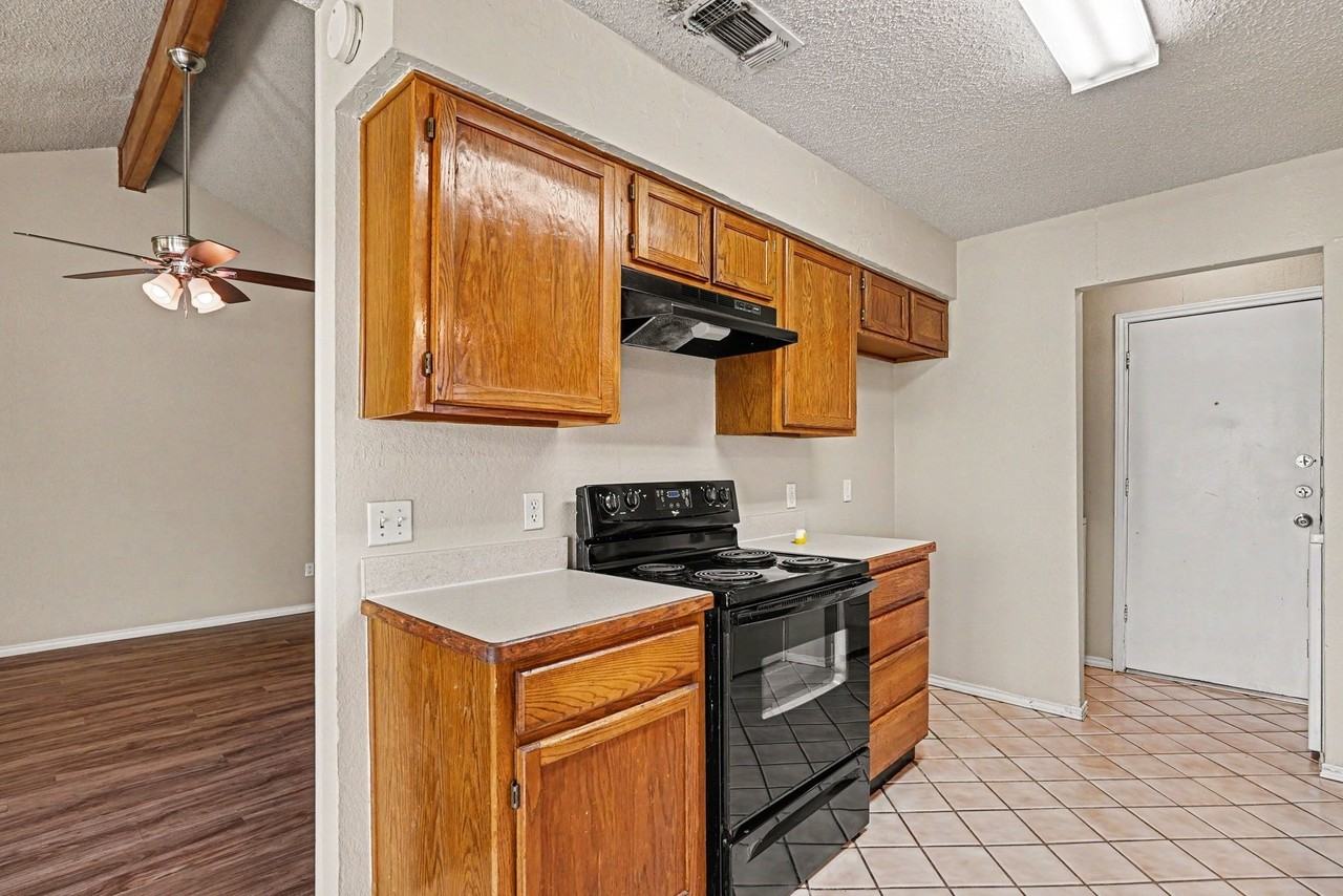 2608 Green Ridge St - Photo 7 of 25