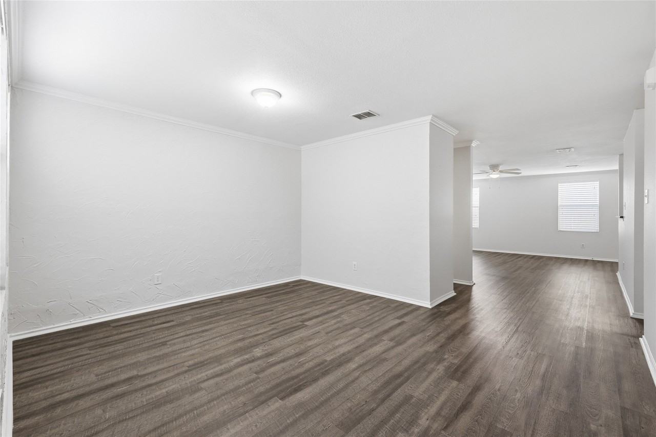 5073 Village Stone Ct - Photo 3 of 18