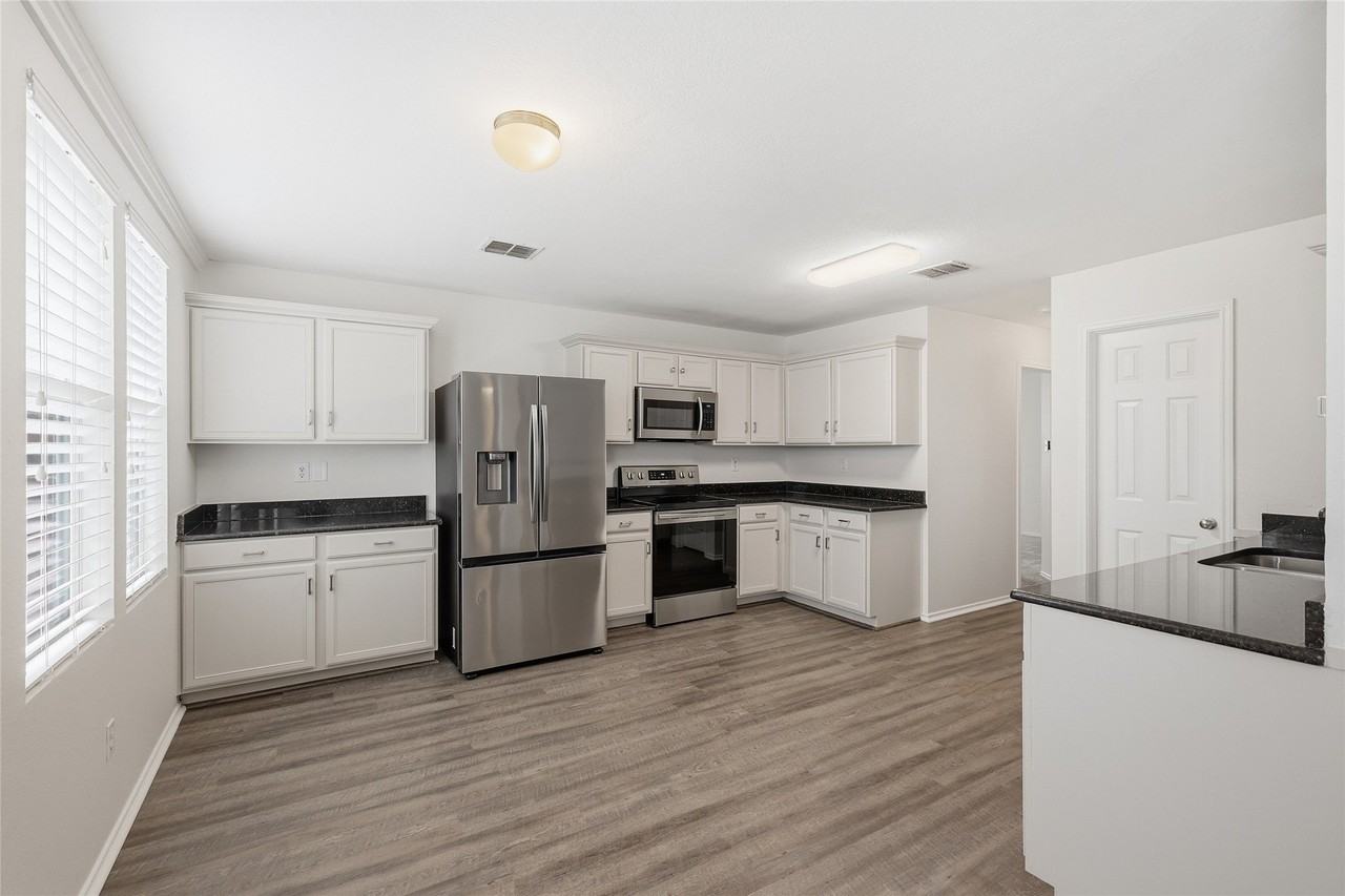 5073 Village Stone Ct - Photo 6 of 18