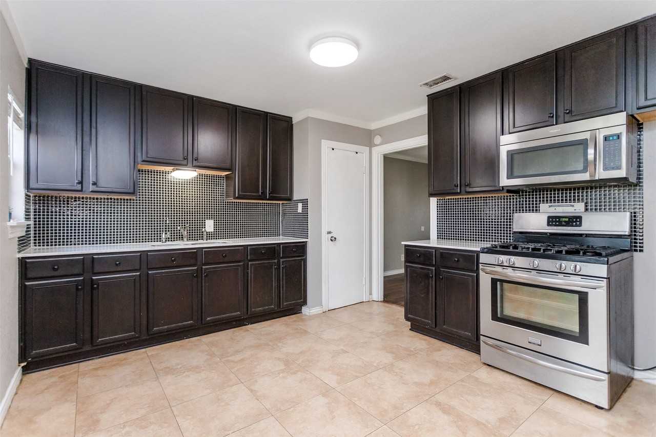 3212 S Llewellyn Ave - Photo 5 of 10