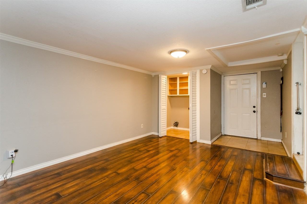 3212 S Llewellyn Ave - Photo 6 of 10