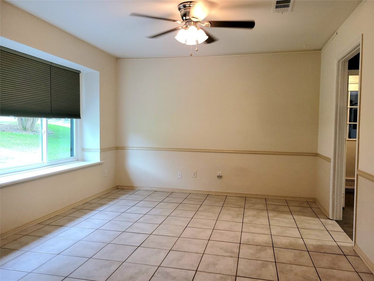 912 N Dove Rd - Photo 4 of 36