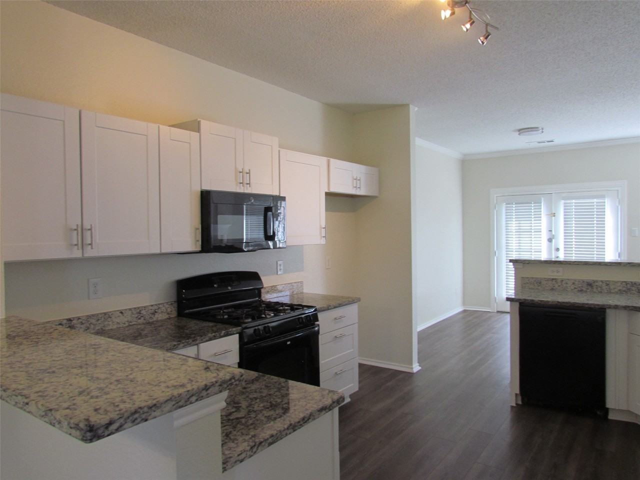 138 Blanchard Dr - Photo 4 of 15