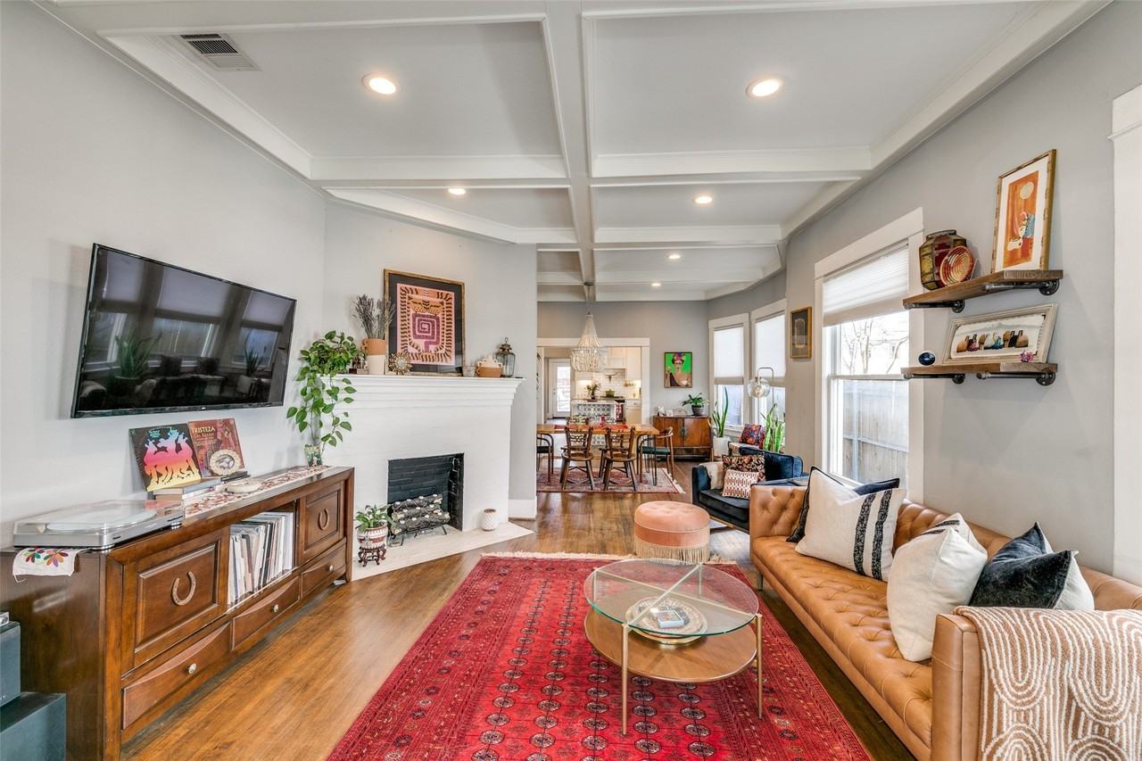 341 S Edgefield Ave - Photo 5 of 25