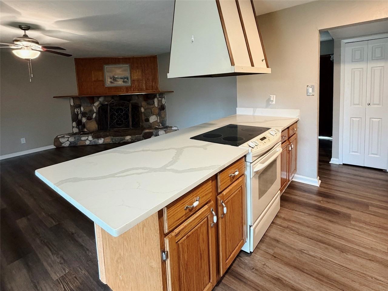 418 Woodcrest Way - Photo 4 of 15