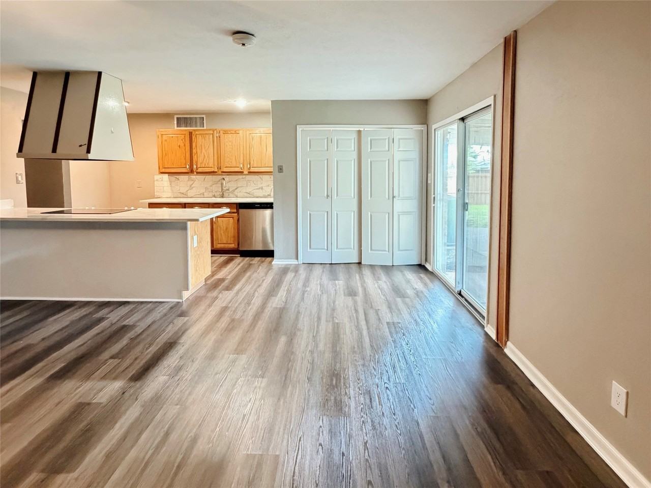 418 Woodcrest Way - Photo 7 of 15