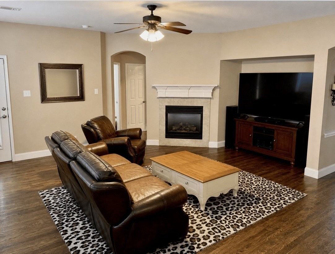 3704 Winding Way - Photo 6 of 18