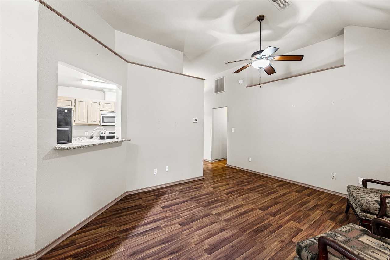 1517 Hayloft Ln - Photo 5 of 27