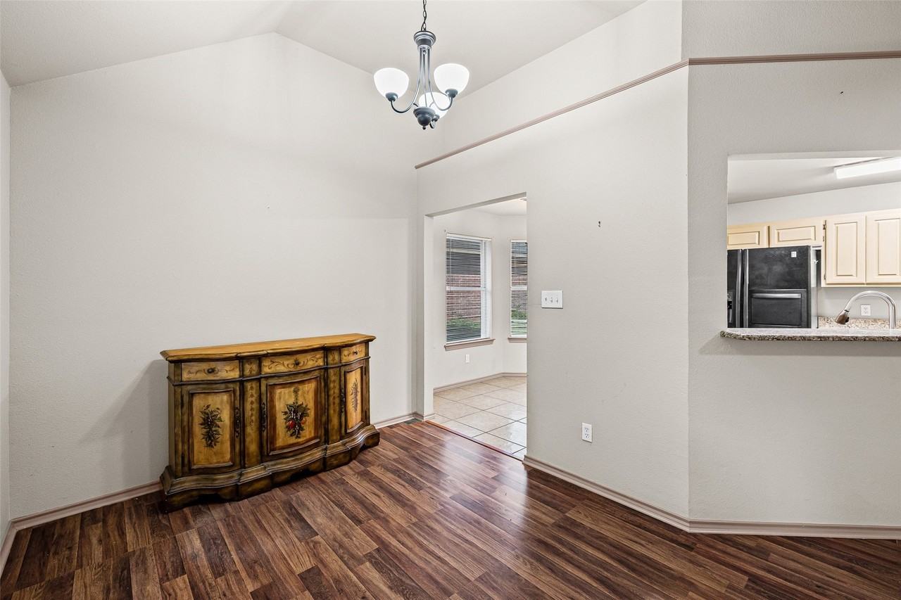 1517 Hayloft Ln - Photo 6 of 27