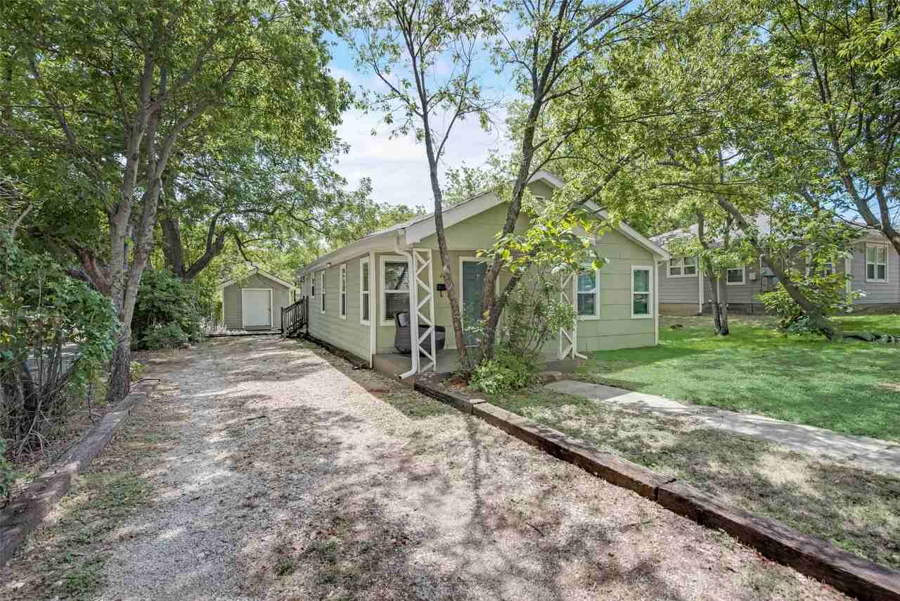 220 Jagoe St - Photo 3 of 19