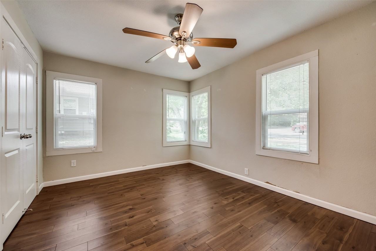 220 Jagoe St - Photo 7 of 19