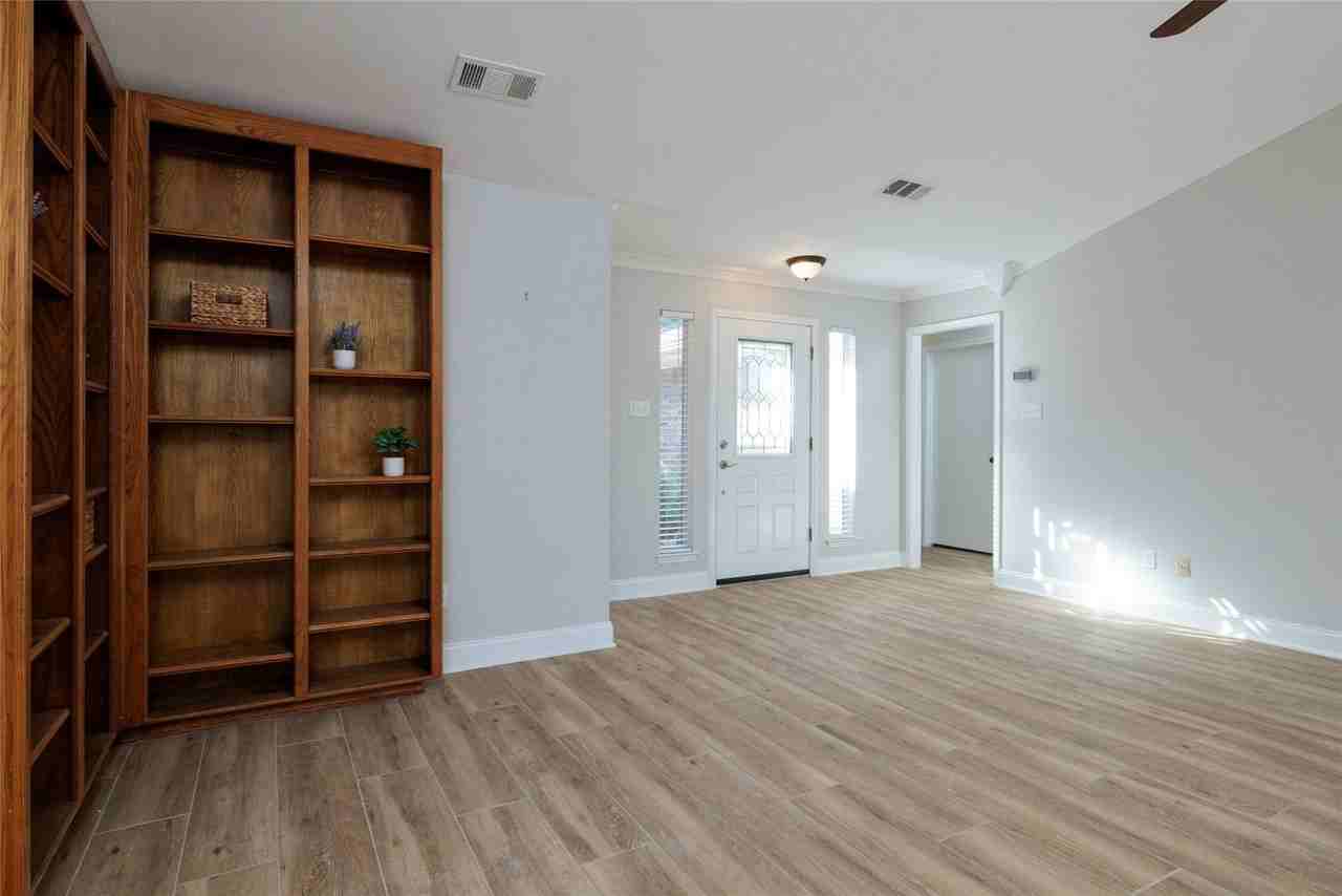5 Llano Dr - Photo 4 of 36