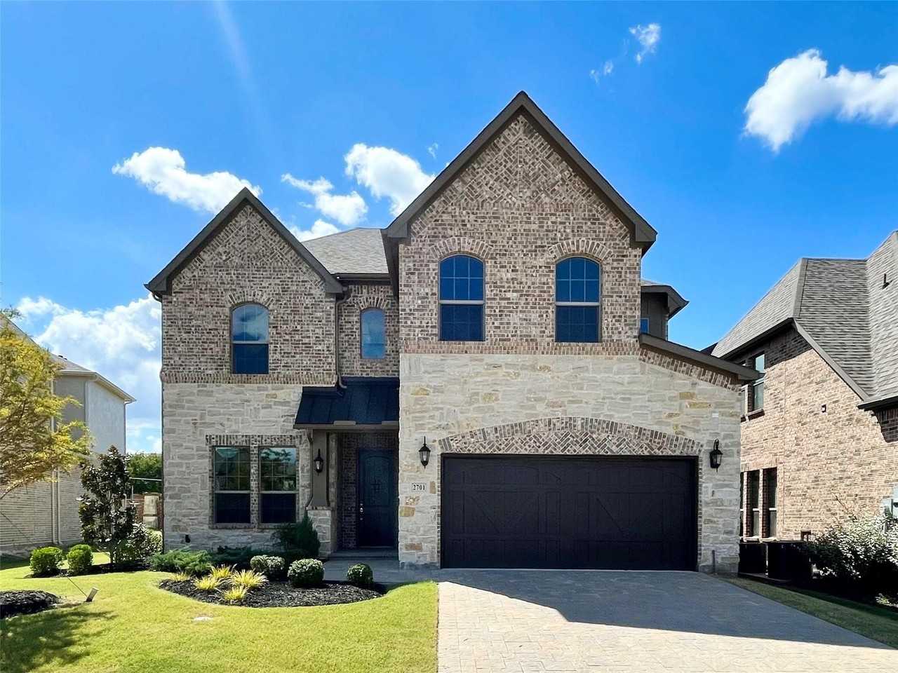 2701 Deansbrook Dr