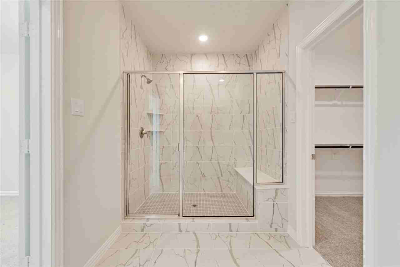 8340 Challenger Ln - Photo 7 of 33