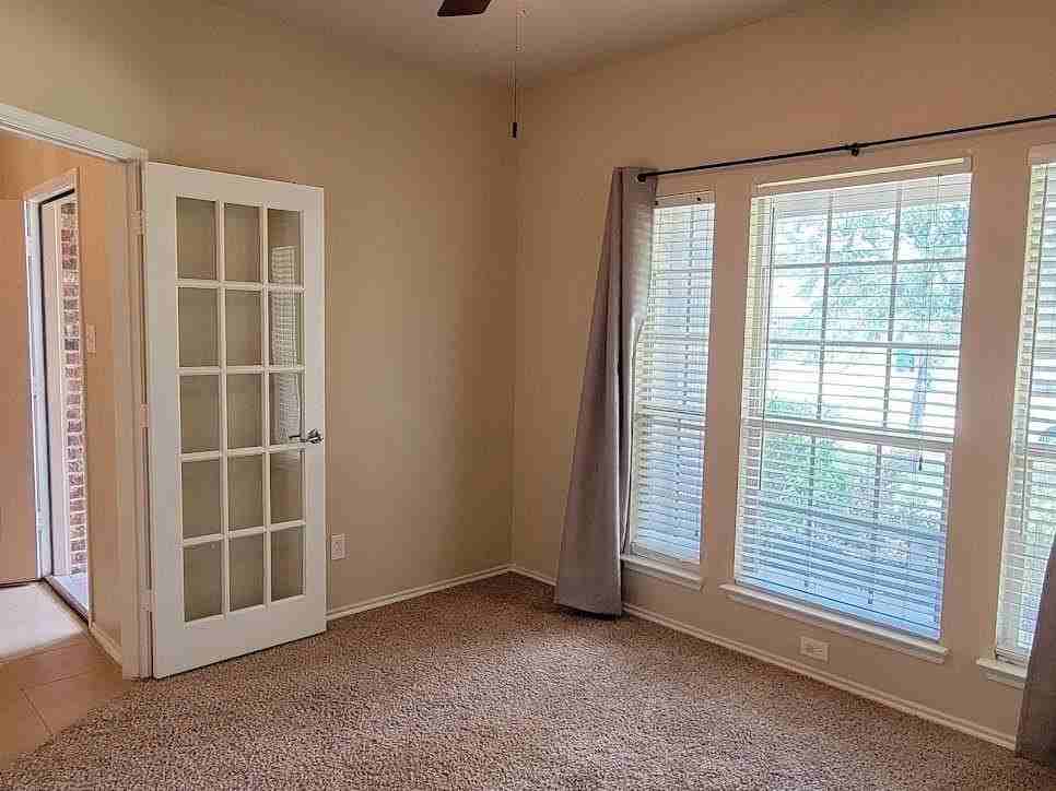130 Meadow Crest Dr - Photo 3 of 21