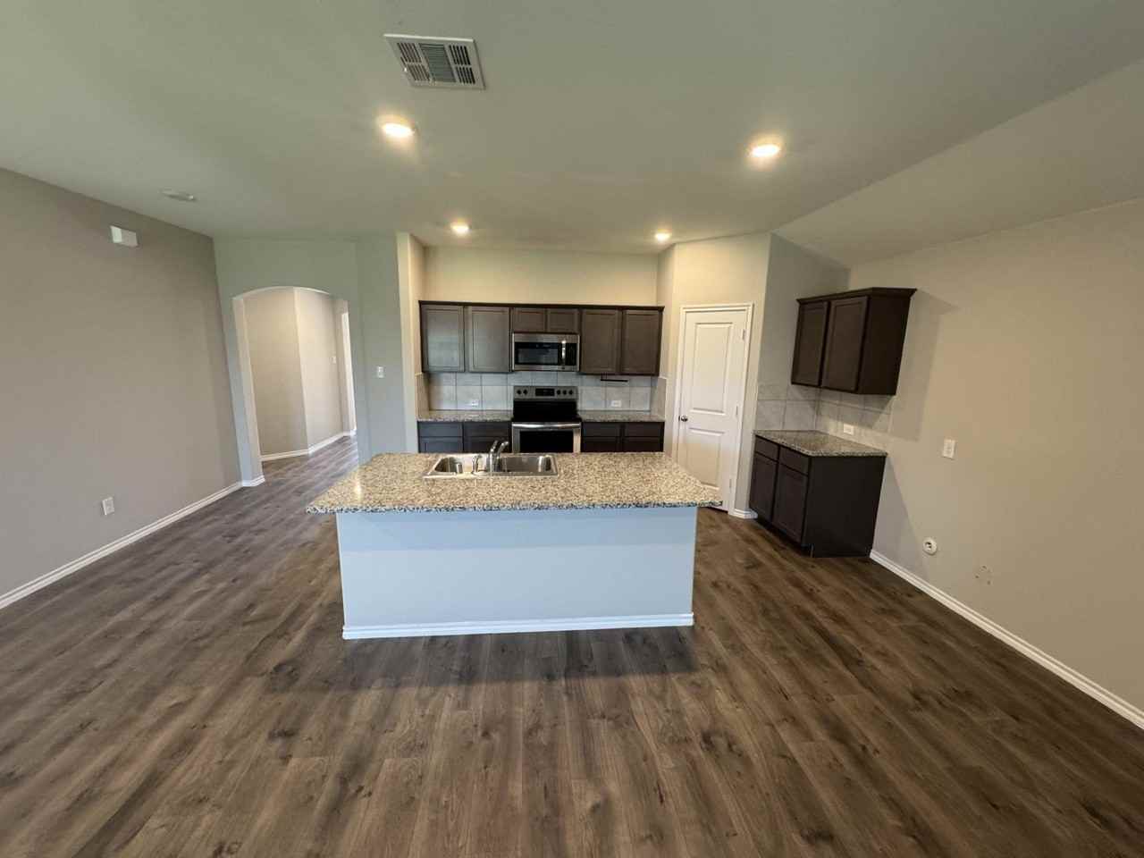 929 Alton Dr - Photo 6 of 16
