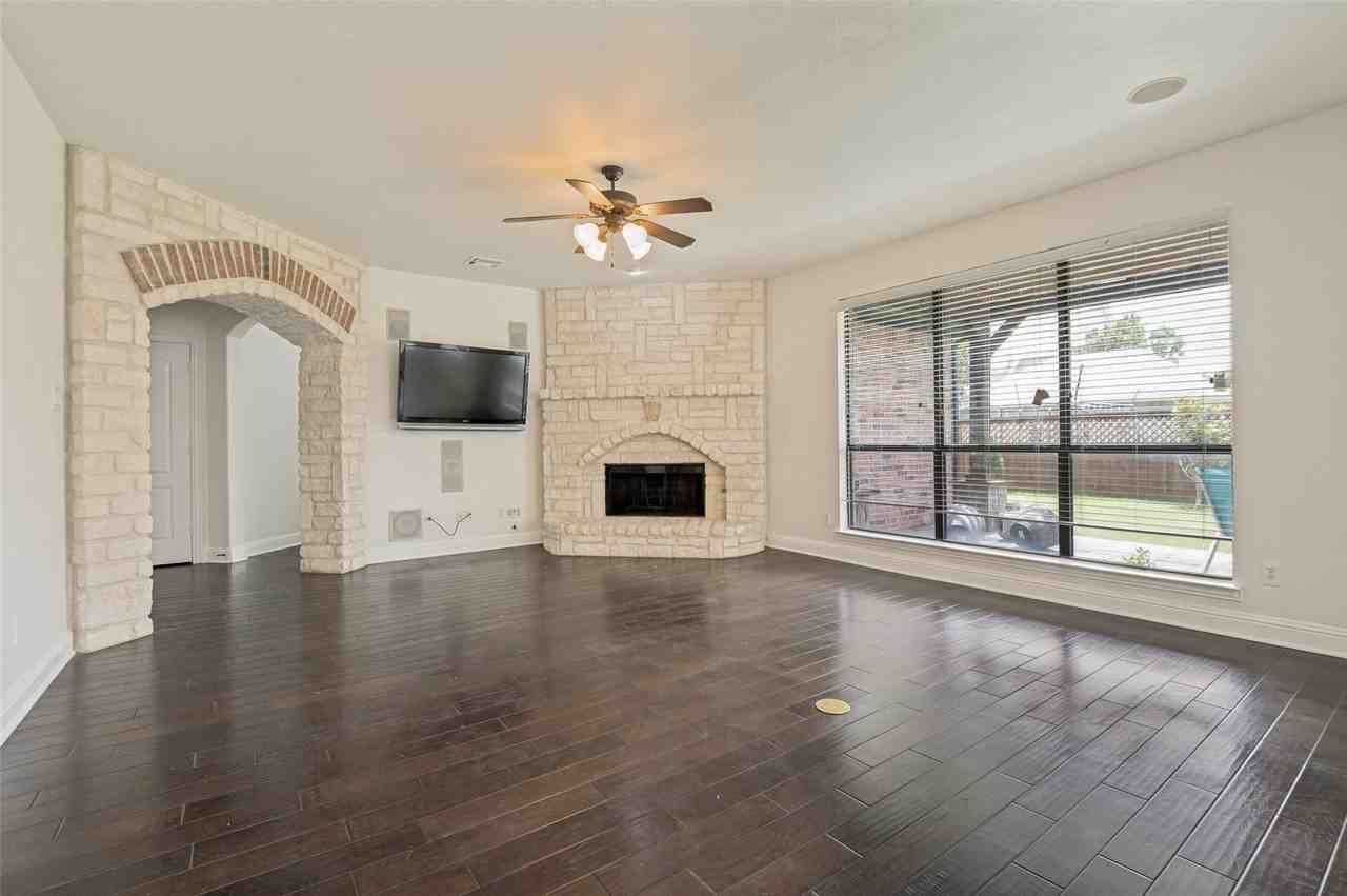11523 Westlawn Ln - Photo 6 of 36