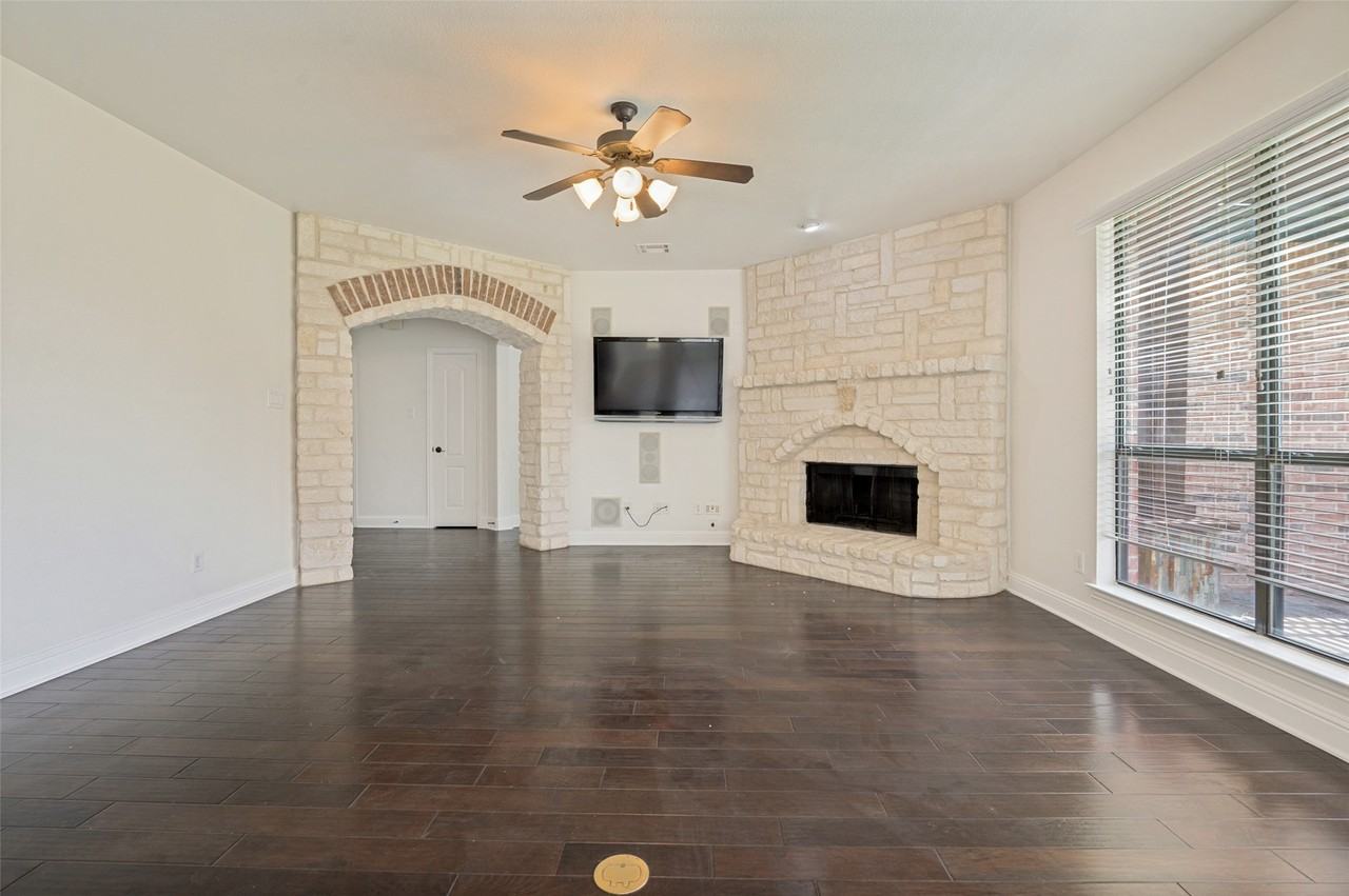 11523 Westlawn Ln - Photo 7 of 36