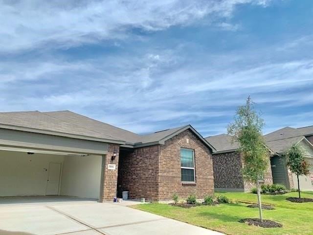 5936 Garnet Hill Ln - Photo 2 of 32