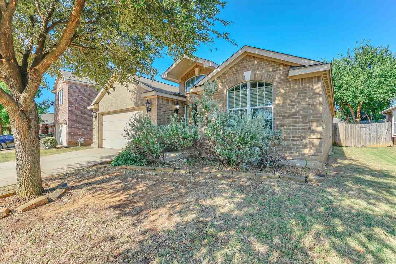 617 Canoe Way - Photo 3 of 32