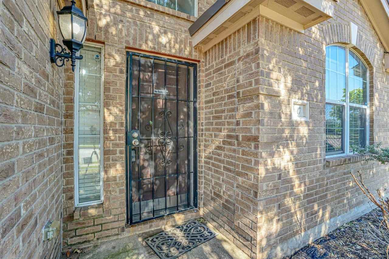 617 Canoe Way - Photo 4 of 32