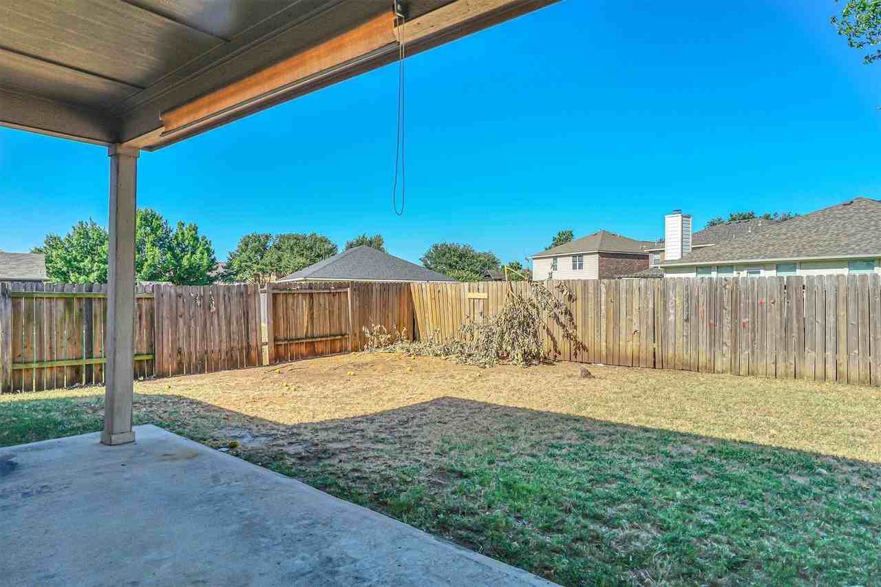 617 Canoe Way - Photo 5 of 32