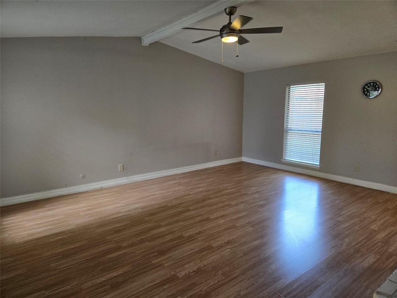 419 Woodhurst Dr - Photo 6 of 31