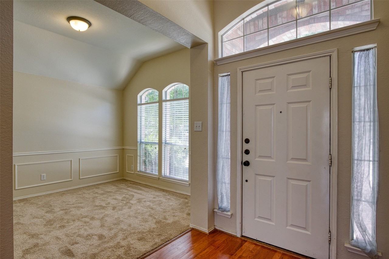 11902 Amber Valley Dr - Photo 3 of 22