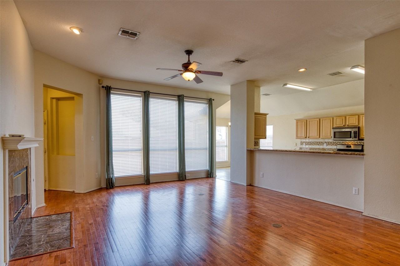 11902 Amber Valley Dr - Photo 5 of 22