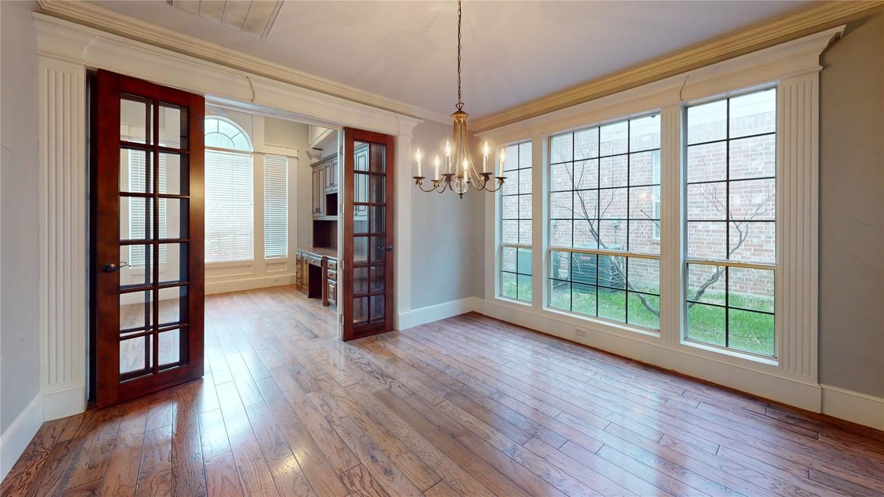 1423 Cool Springs Dr - Photo 4 of 23