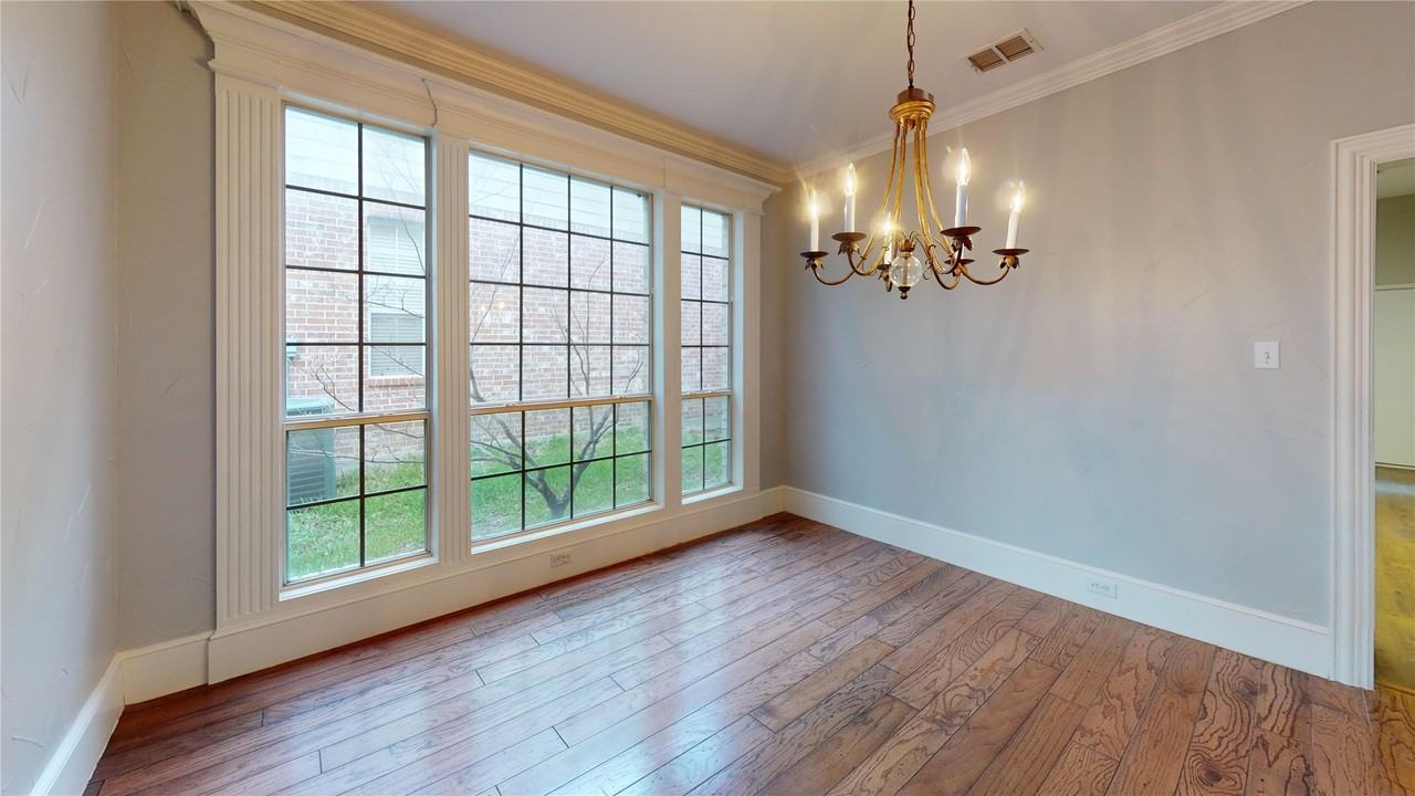 1423 Cool Springs Dr - Photo 5 of 23