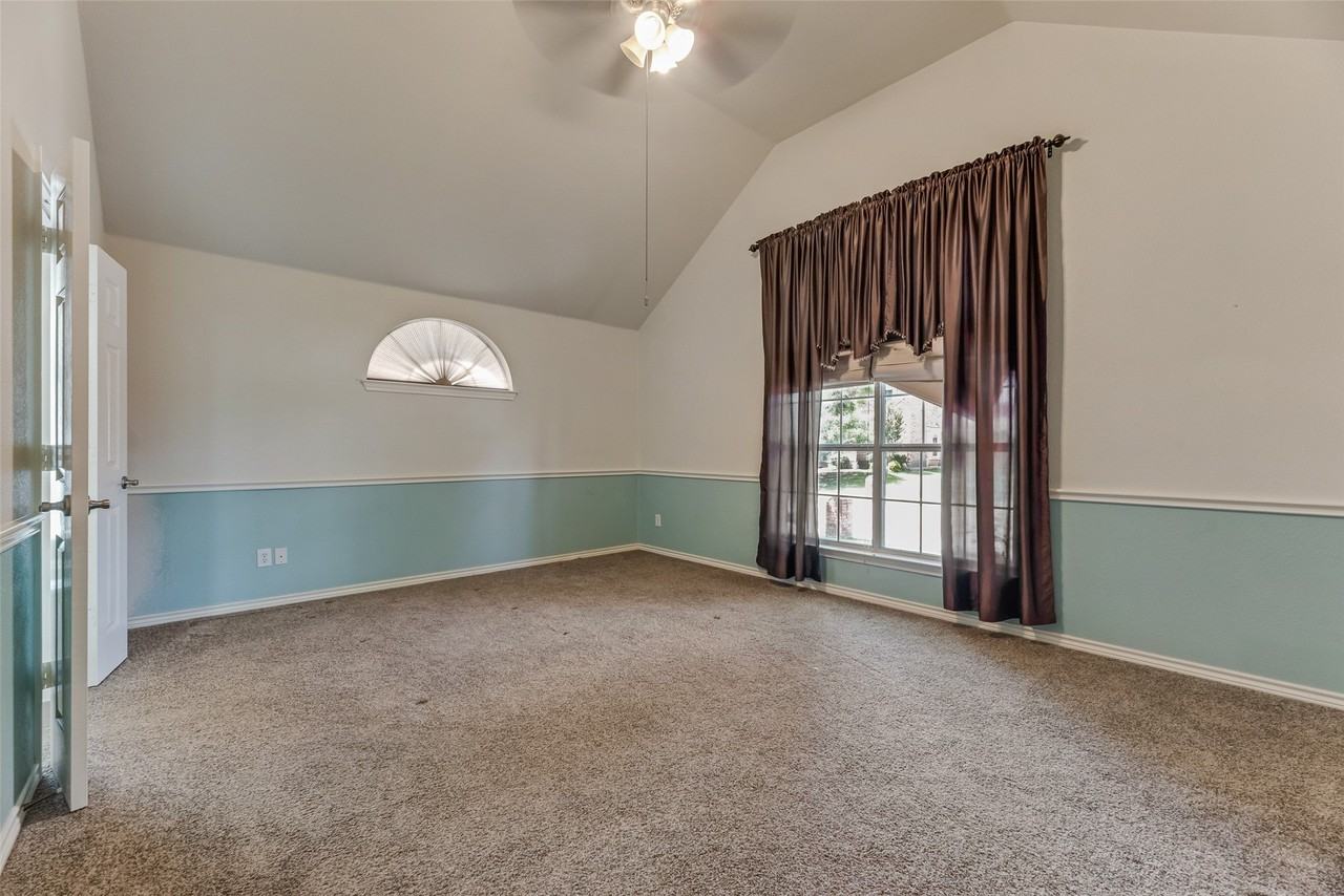 1706 Humbolt Dr - Photo 6 of 20