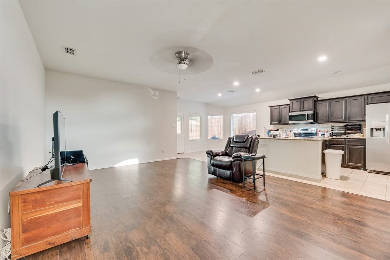 705 Ben Lake Trl - Photo 4 of 15