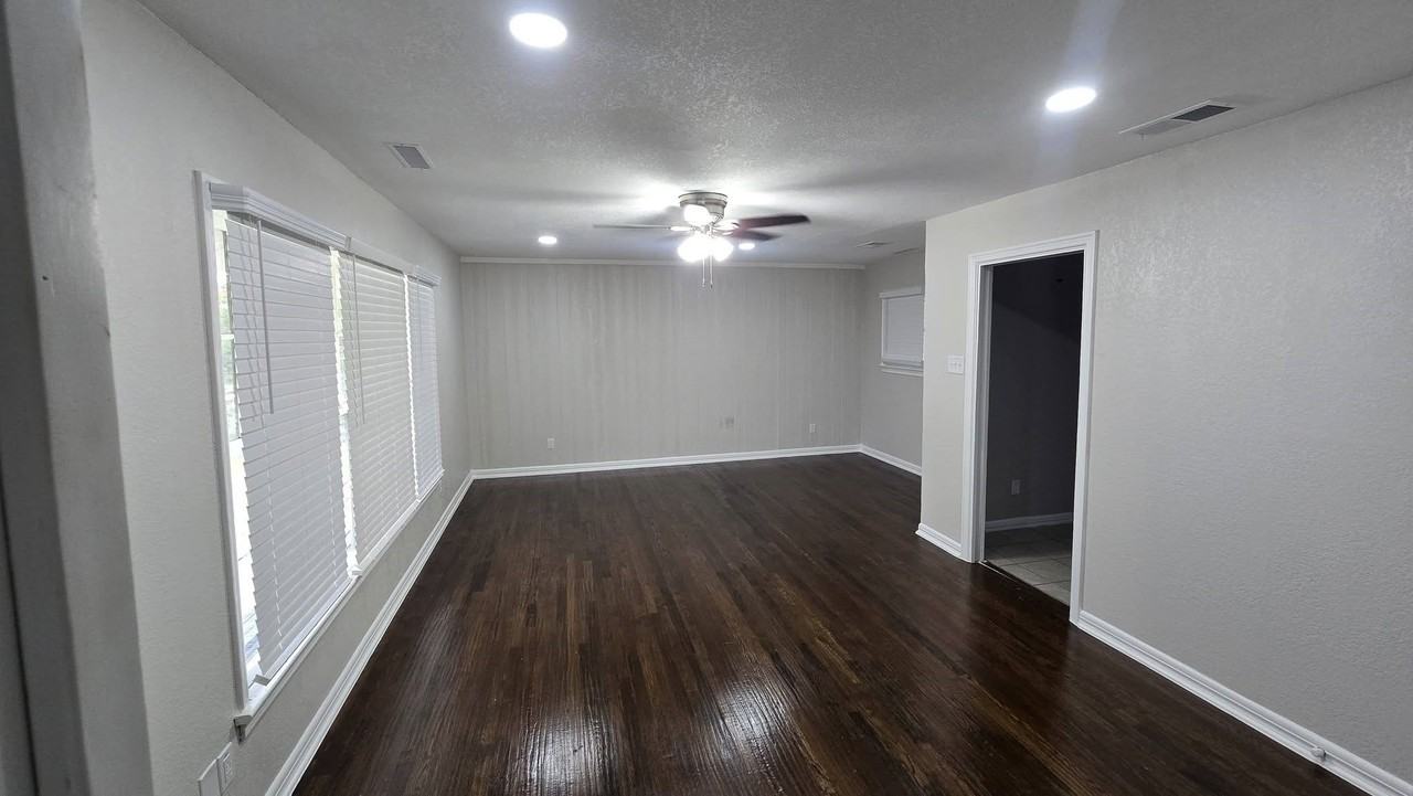 6612 Locke Ave - Photo 4 of 16