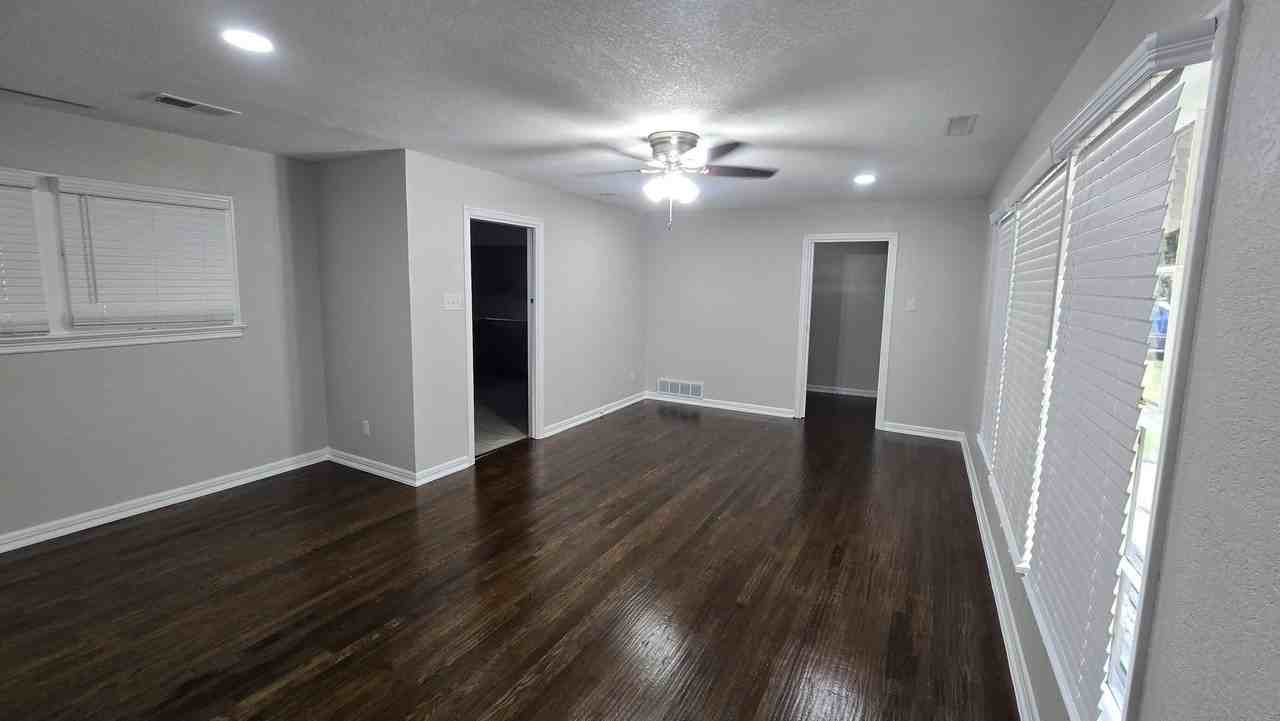 6612 Locke Ave - Photo 5 of 16