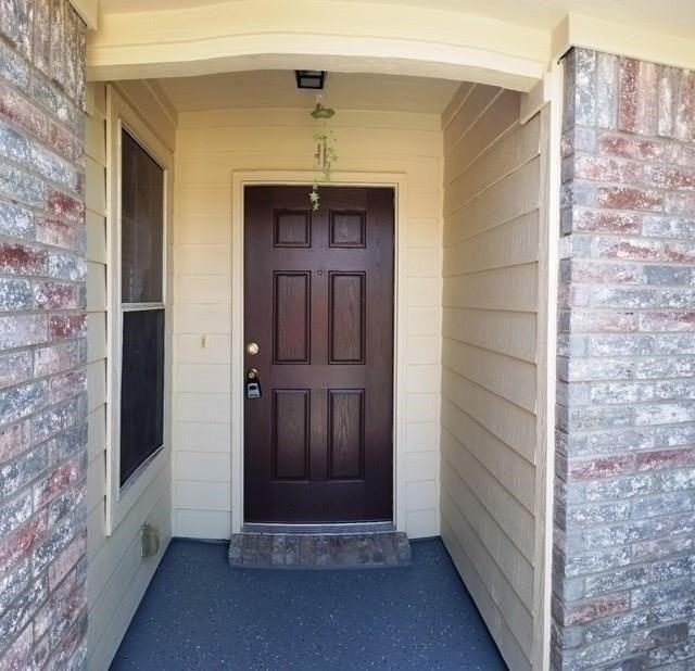 100 Commonwealth Cir - Photo 3 of 22