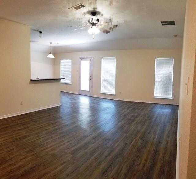 100 Commonwealth Cir - Photo 5 of 22