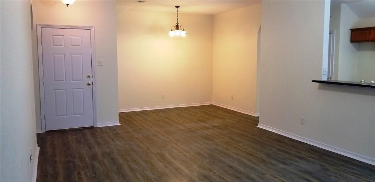 100 Commonwealth Cir - Photo 6 of 22