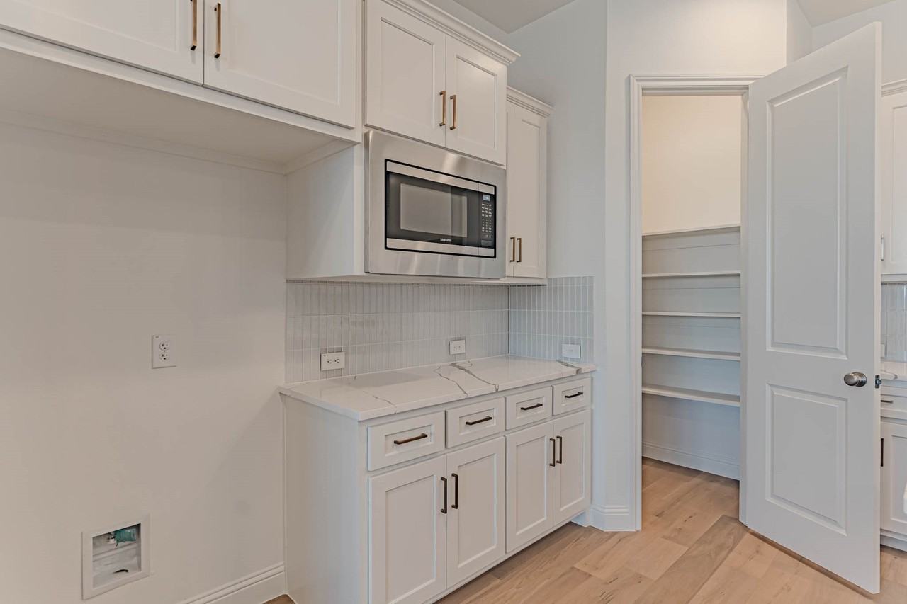 2142 Village Walk Pl - Photo 4 of 31