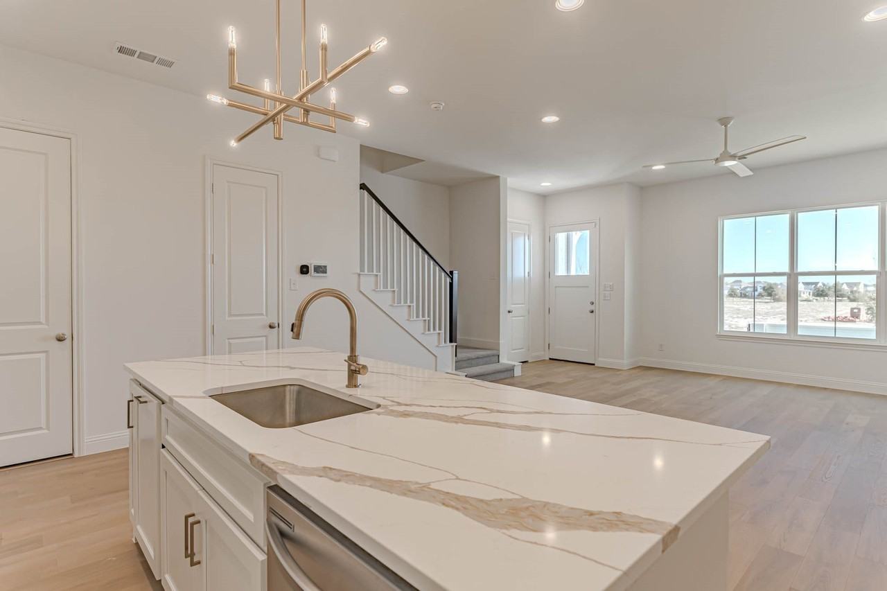 2142 Village Walk Pl - Photo 5 of 31
