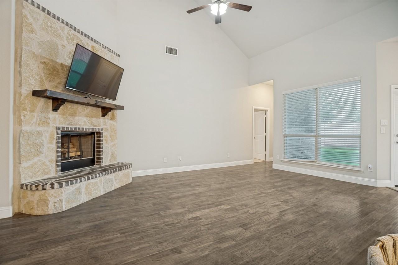 3406 Herron Dr - Photo 5 of 25