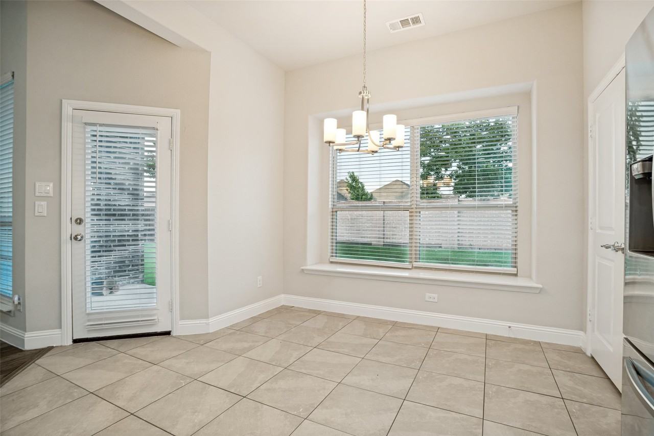 3406 Herron Dr - Photo 7 of 25
