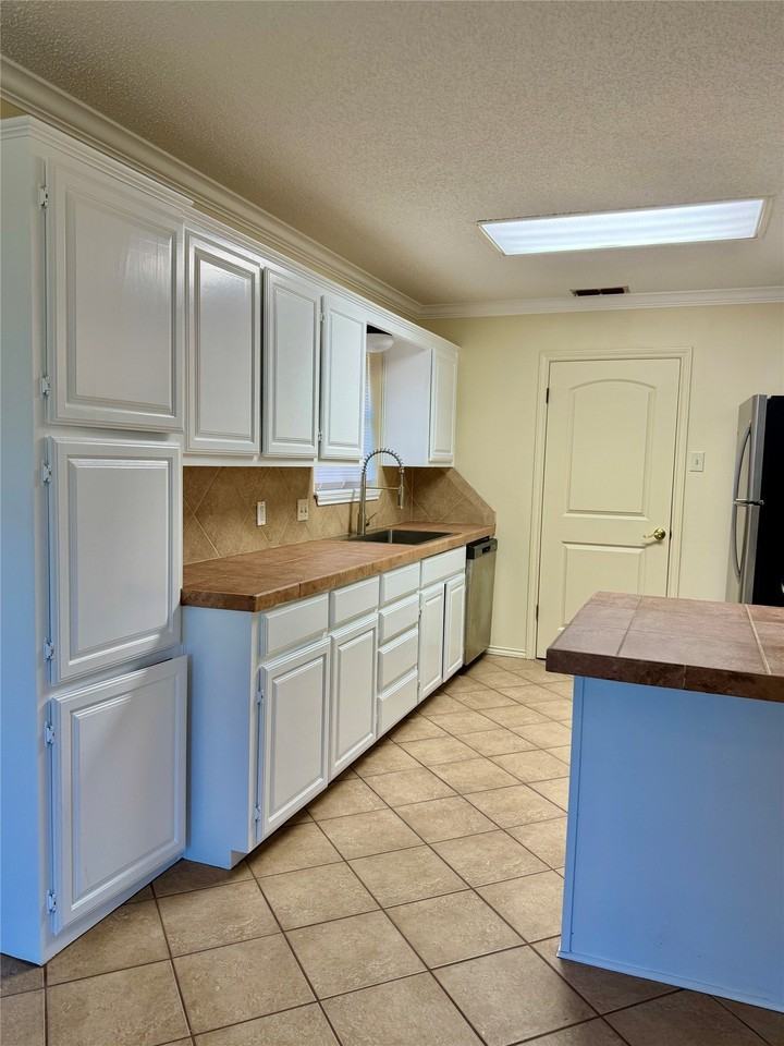 5173 Western Plains Ave - Photo 4 of 25