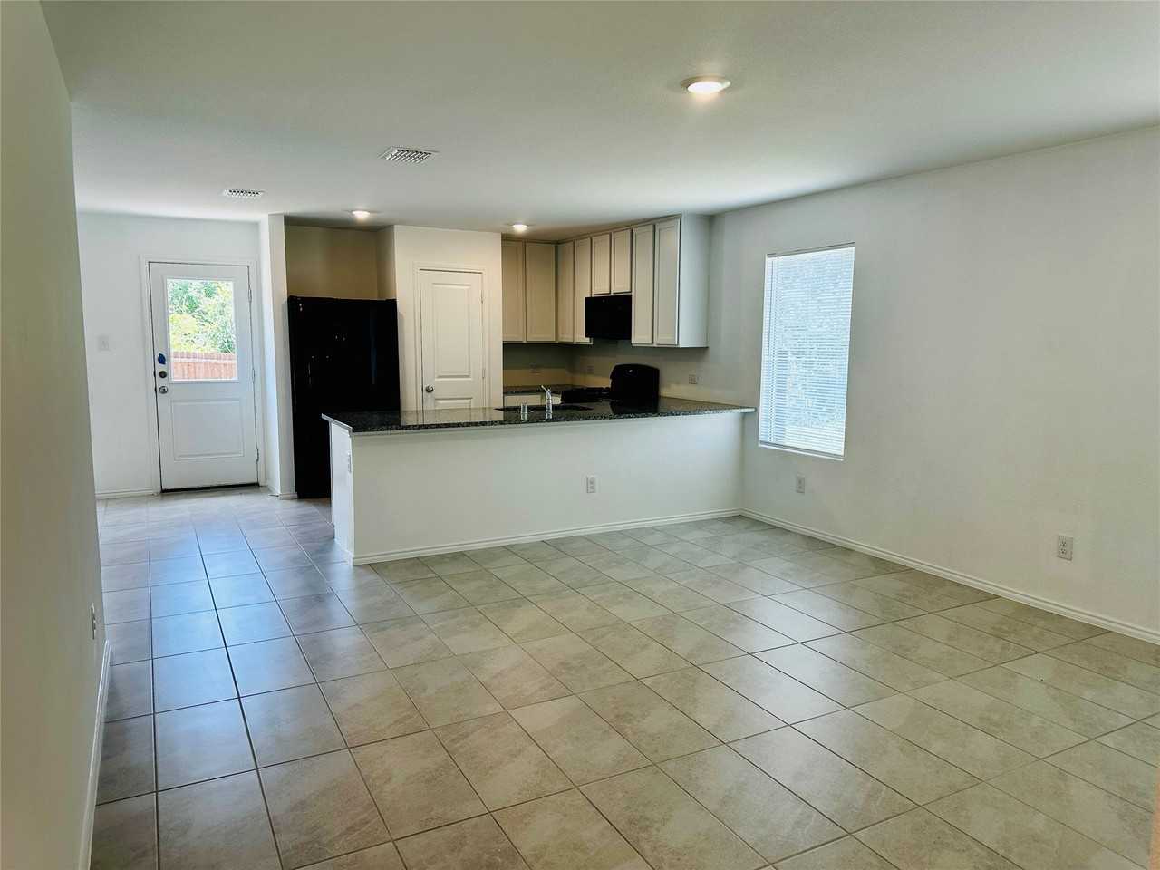 1275 Eclipse Ln - Photo 5 of 21
