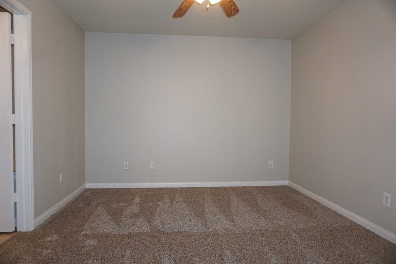 10037 Quail Glen Dr - Photo 7 of 13