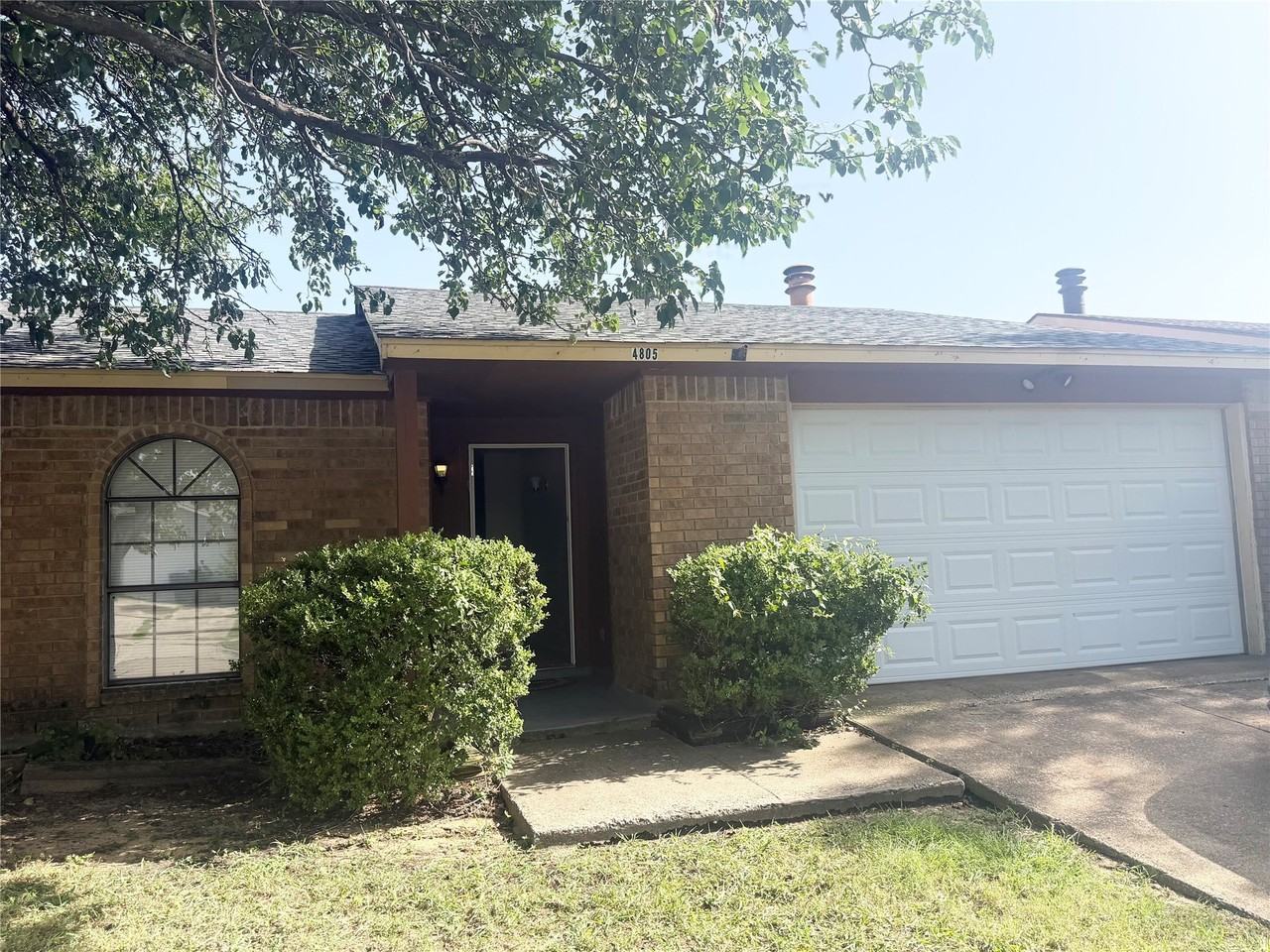 4805 Woodruff Dr - Photo 2 of 11