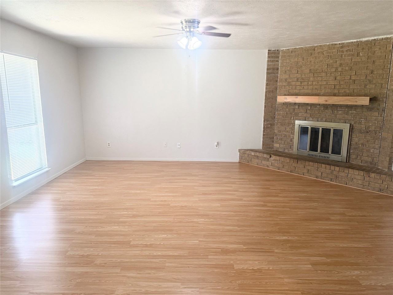 4805 Woodruff Dr - Photo 3 of 11