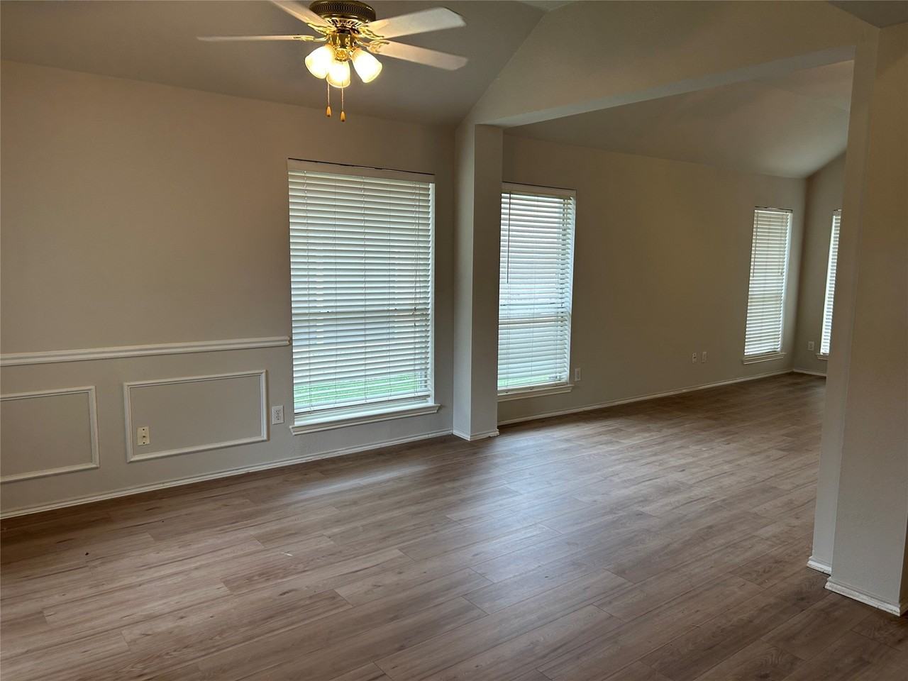 6017 Sidney Ln - Photo 4 of 17
