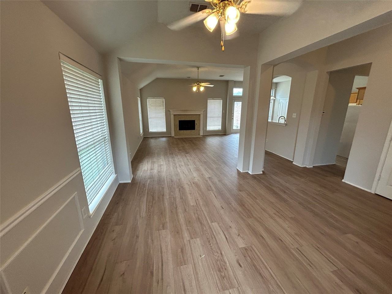 6017 Sidney Ln - Photo 5 of 17