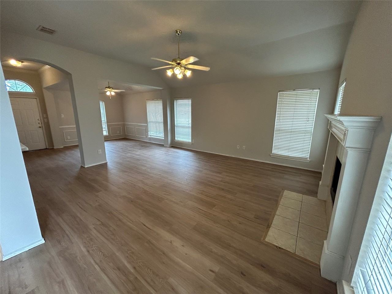 6017 Sidney Ln - Photo 6 of 17